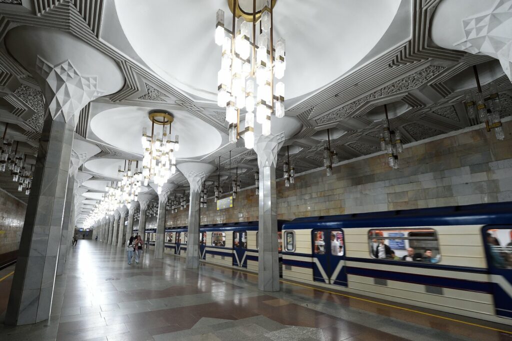 Mustaqillik Maydoni, Chilonzor Line (Tashkent Metro)